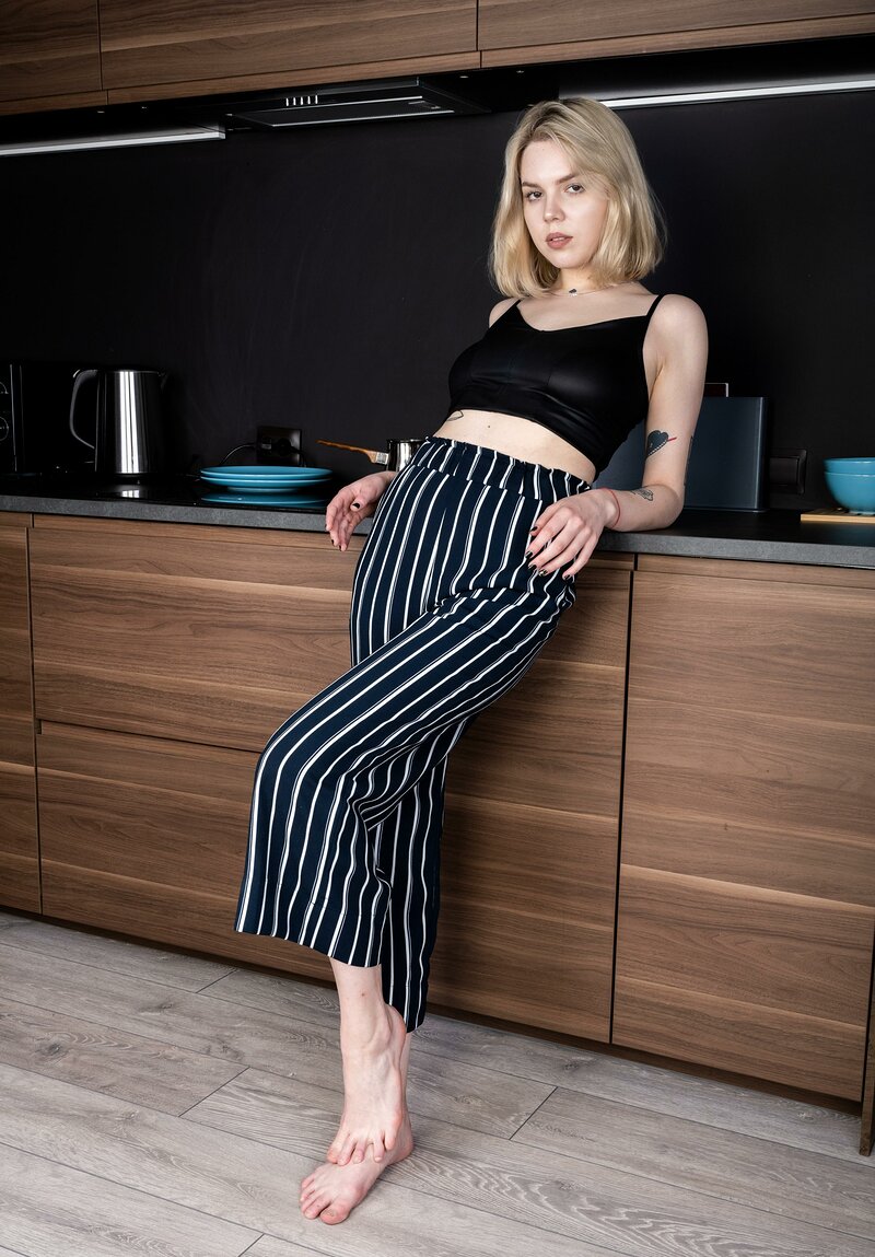 Анжела, 30